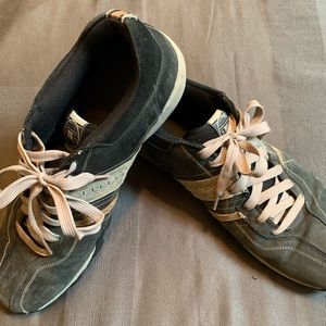 Sketchers casual shoes